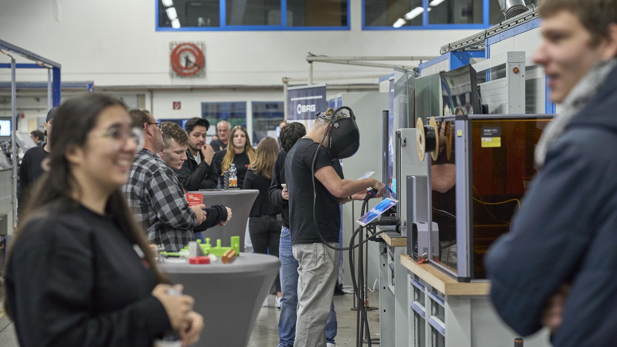 Nacht der Ausbildung 2024: Ein voller Erfolg im Hafen Kehl! 